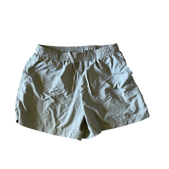 Columbia 5” inseam Casual Tan hiking Shorts women’s medium - Picture 1 of 9